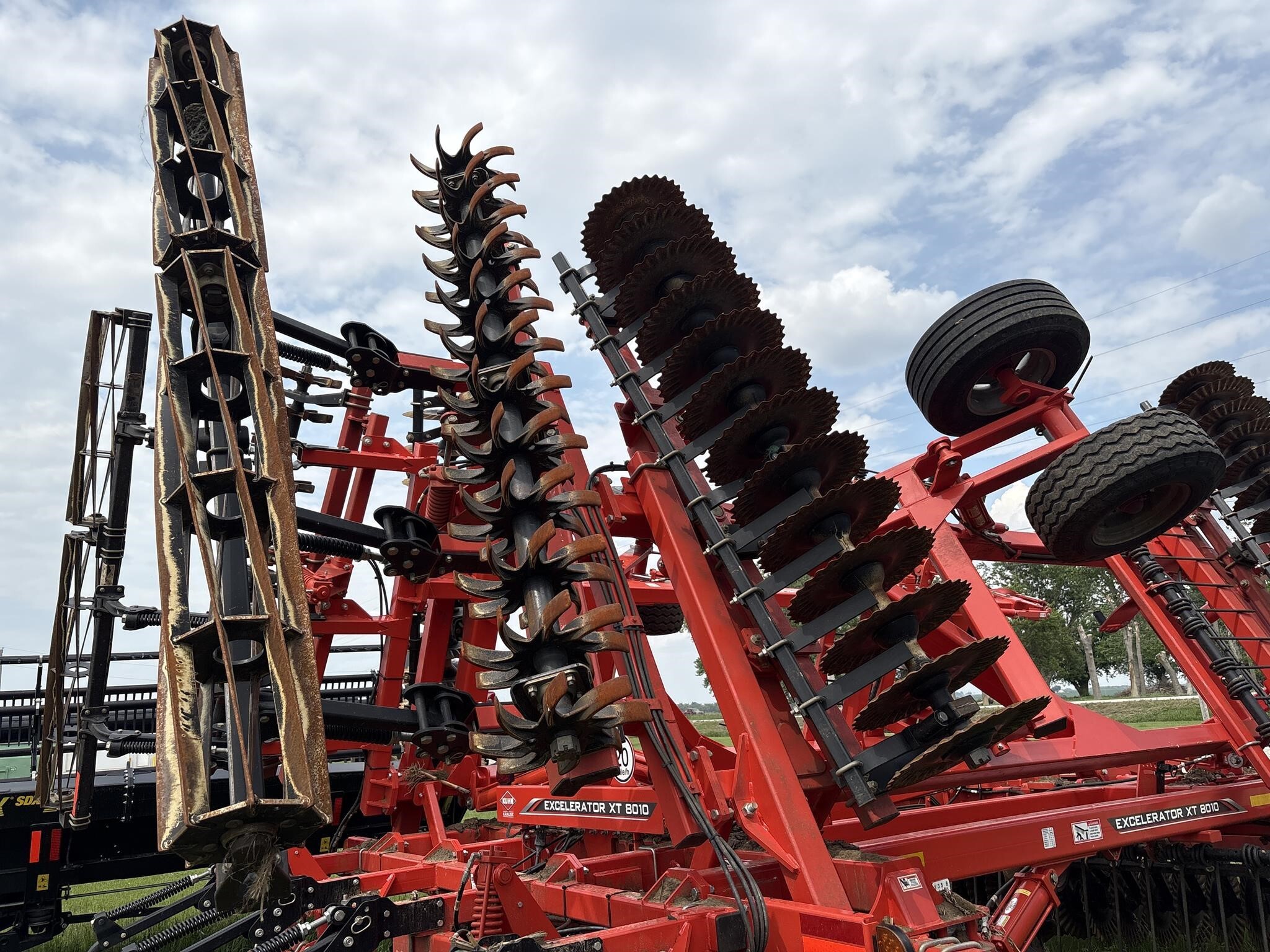 2022 Kuhn Krause 8010-30 Vertical Tillage