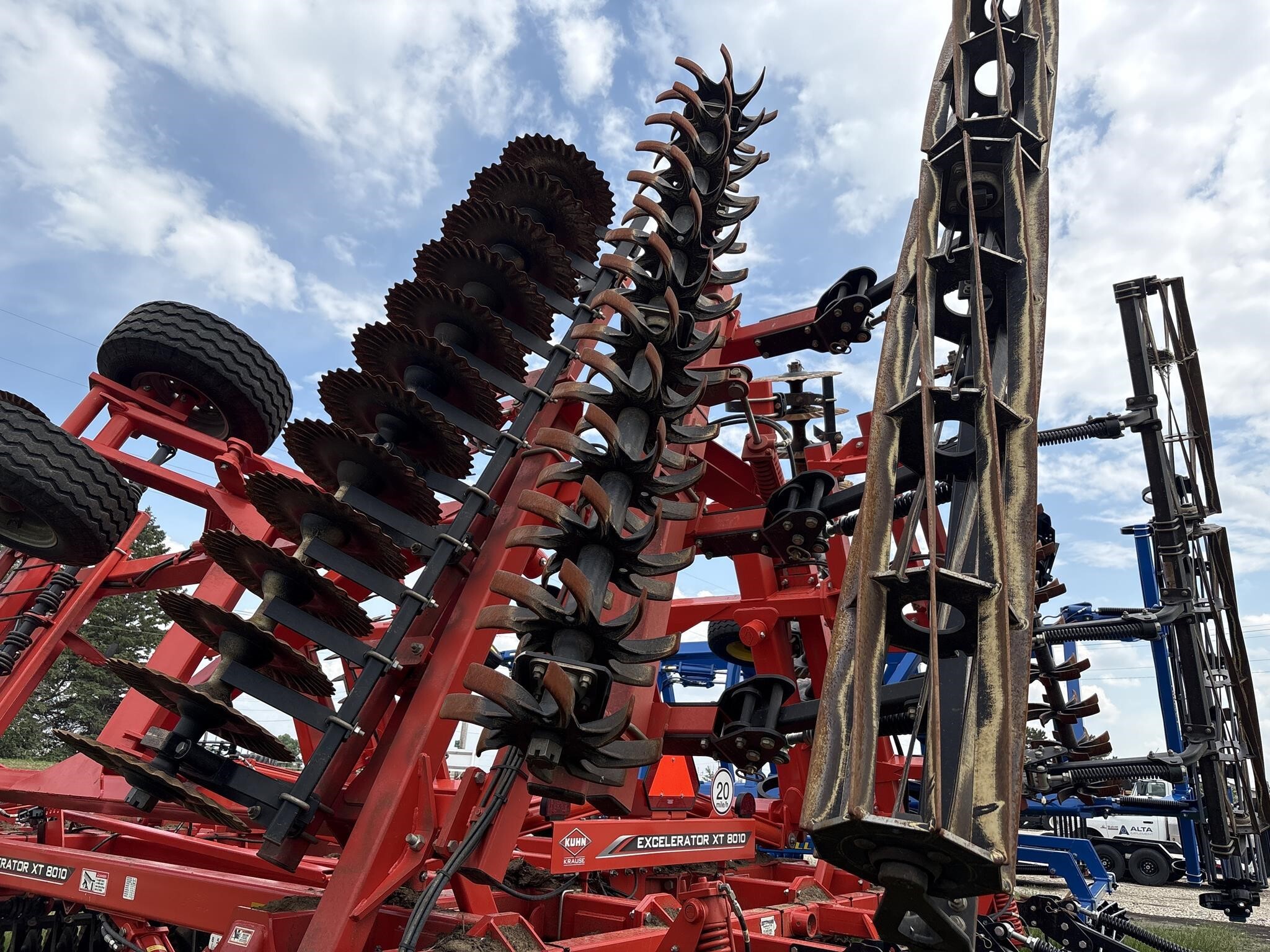 2022 Kuhn Krause 8010-30 Vertical Tillage