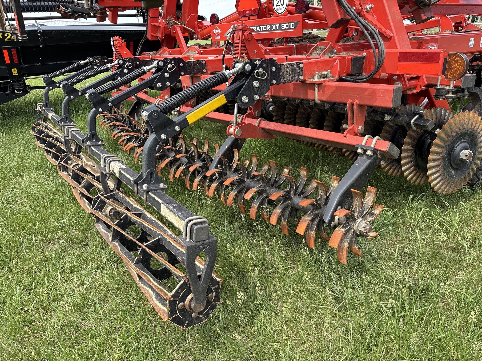 2022 Kuhn Krause 8010-30 Vertical Tillage