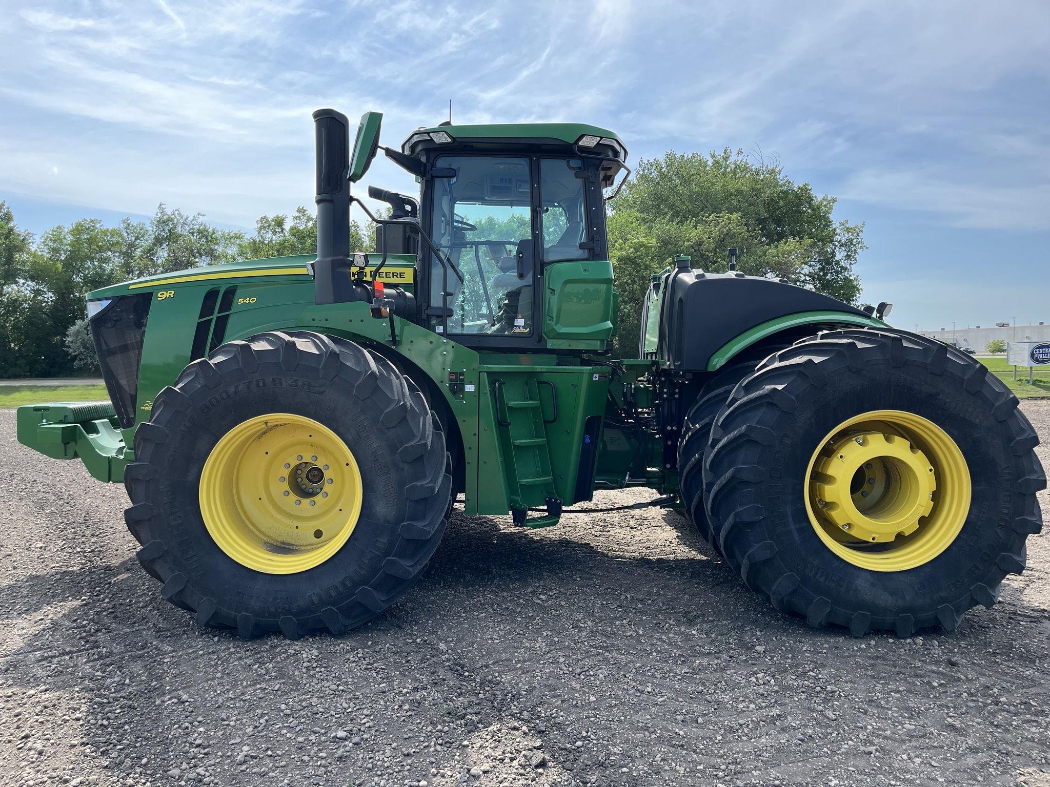2022 John Deere 9R 540 Tractor