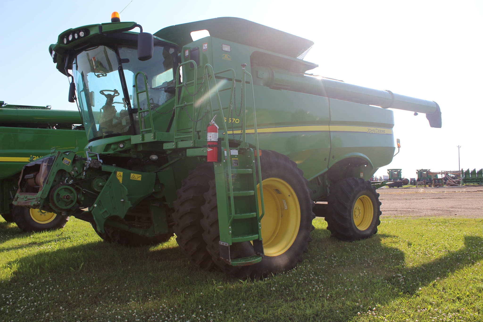 2012 John Deere S670 Combine