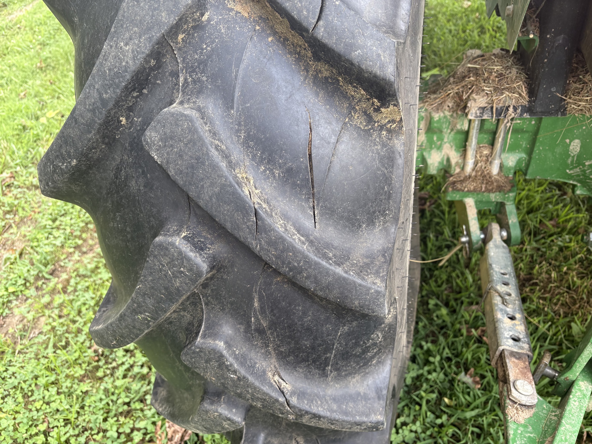 2018 John Deere 5065E Tractor