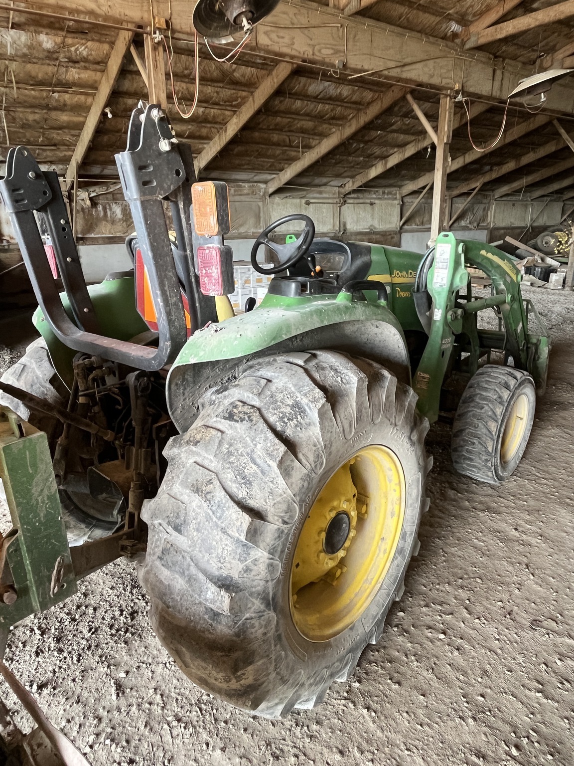 2004 John Deere 4320 Tractor