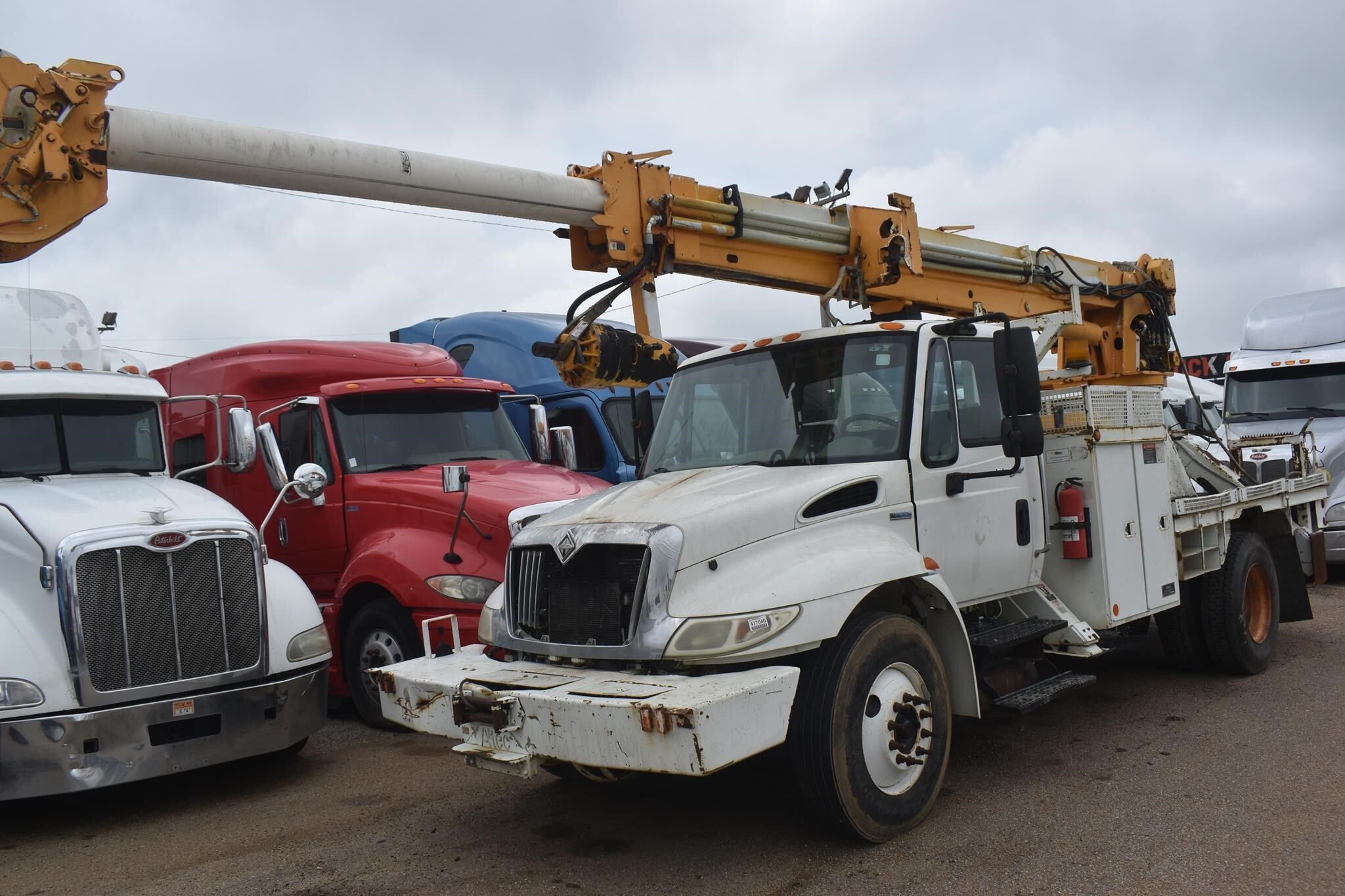 2009 Altec DM47TR Crane