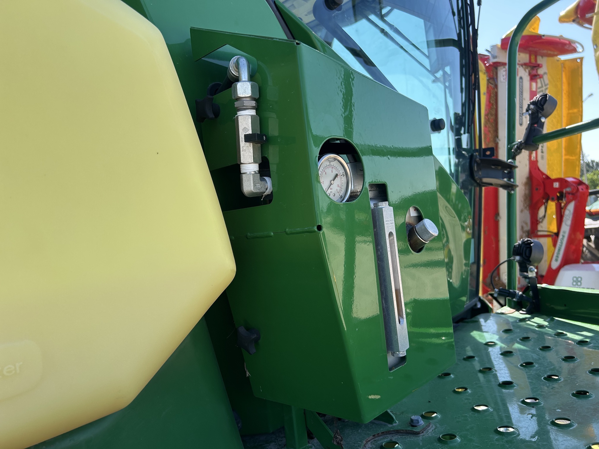 2023 John Deere 9500 Combine