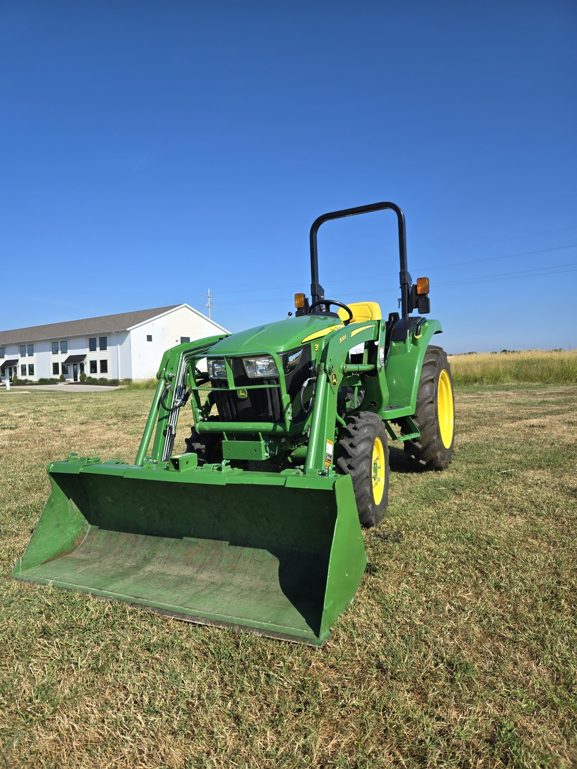 2019 John Deere 3043D Tractor