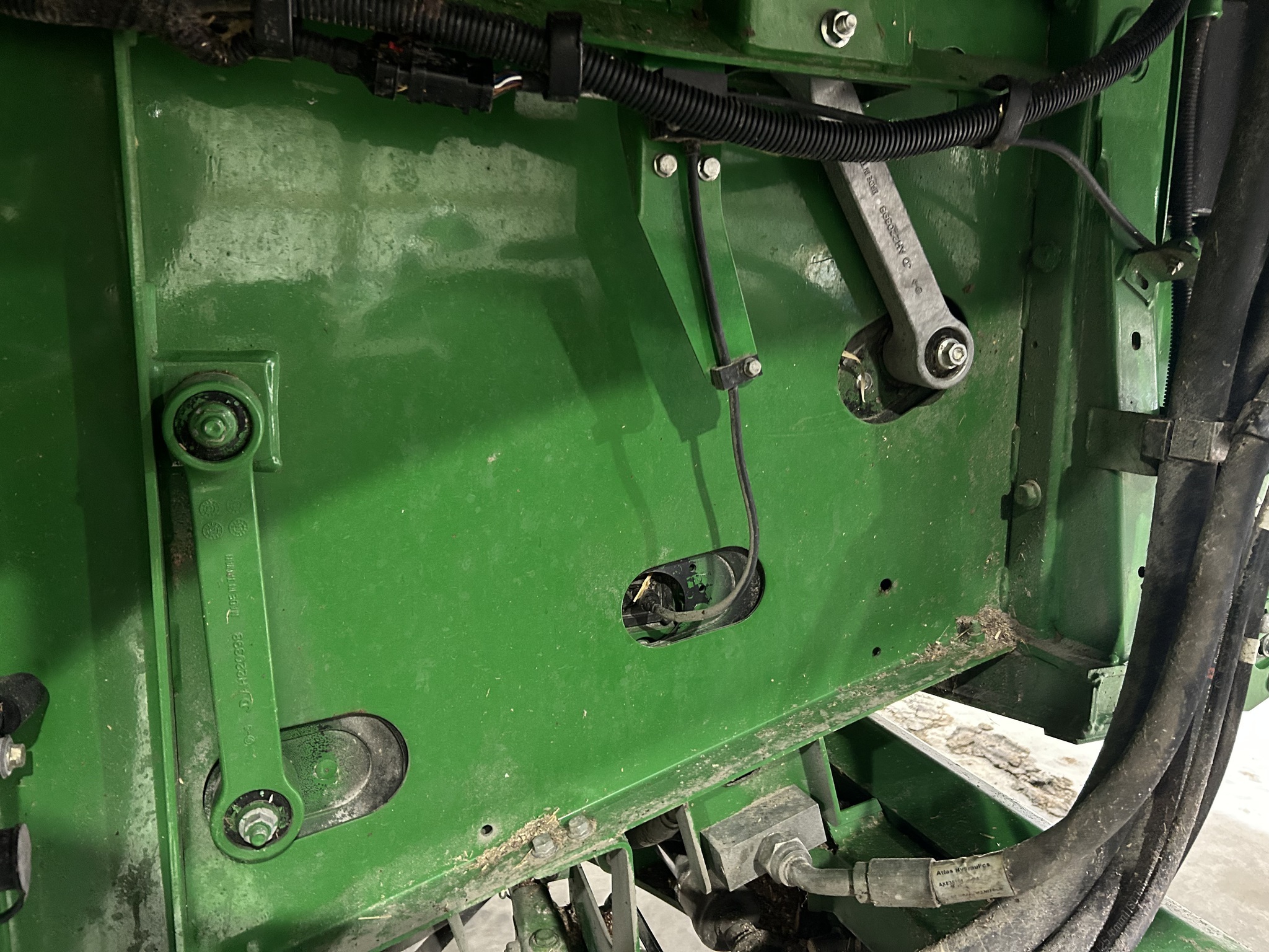 2014 John Deere S690 Combine