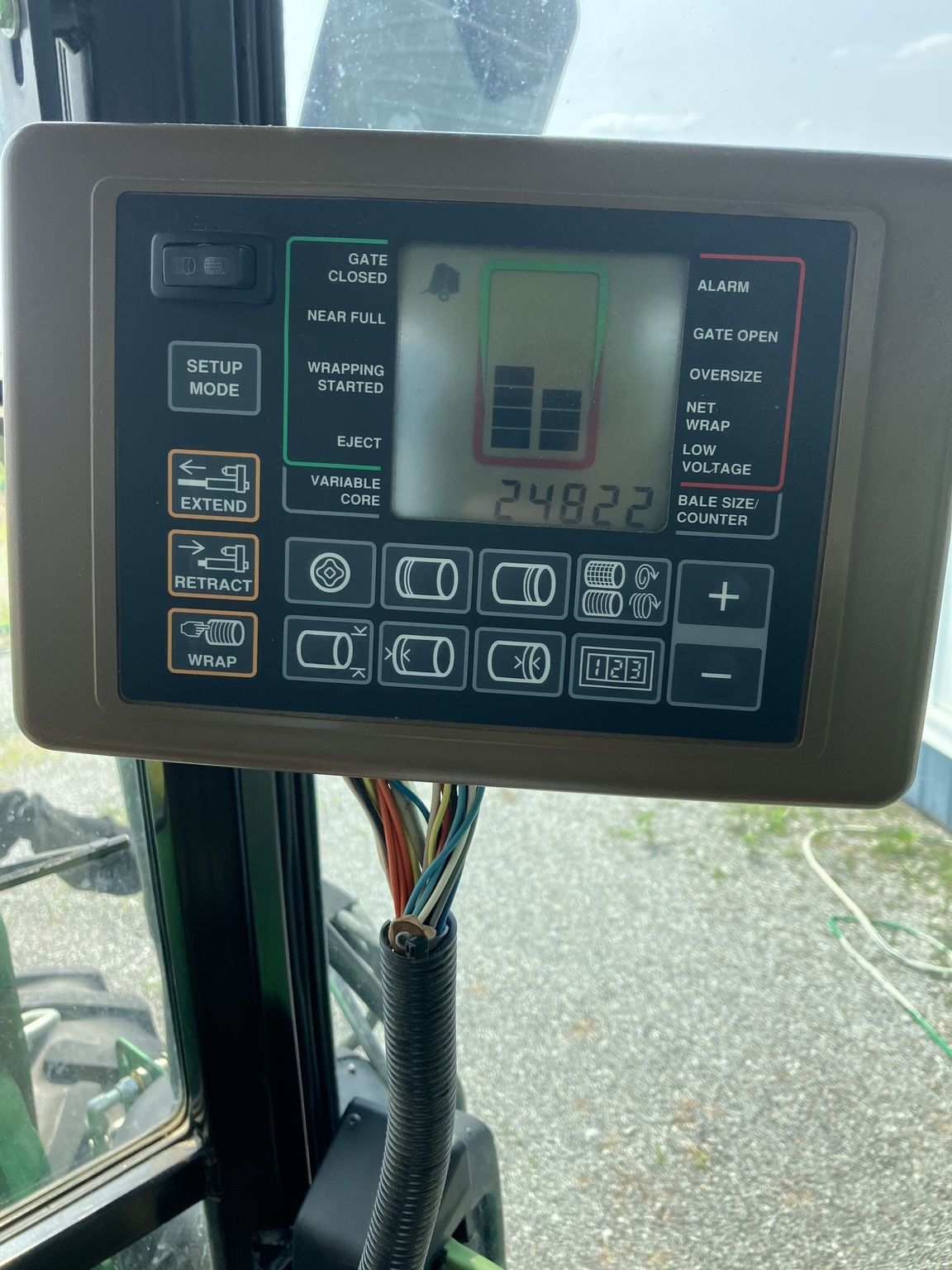 1997 John Deere 566 Round Baler