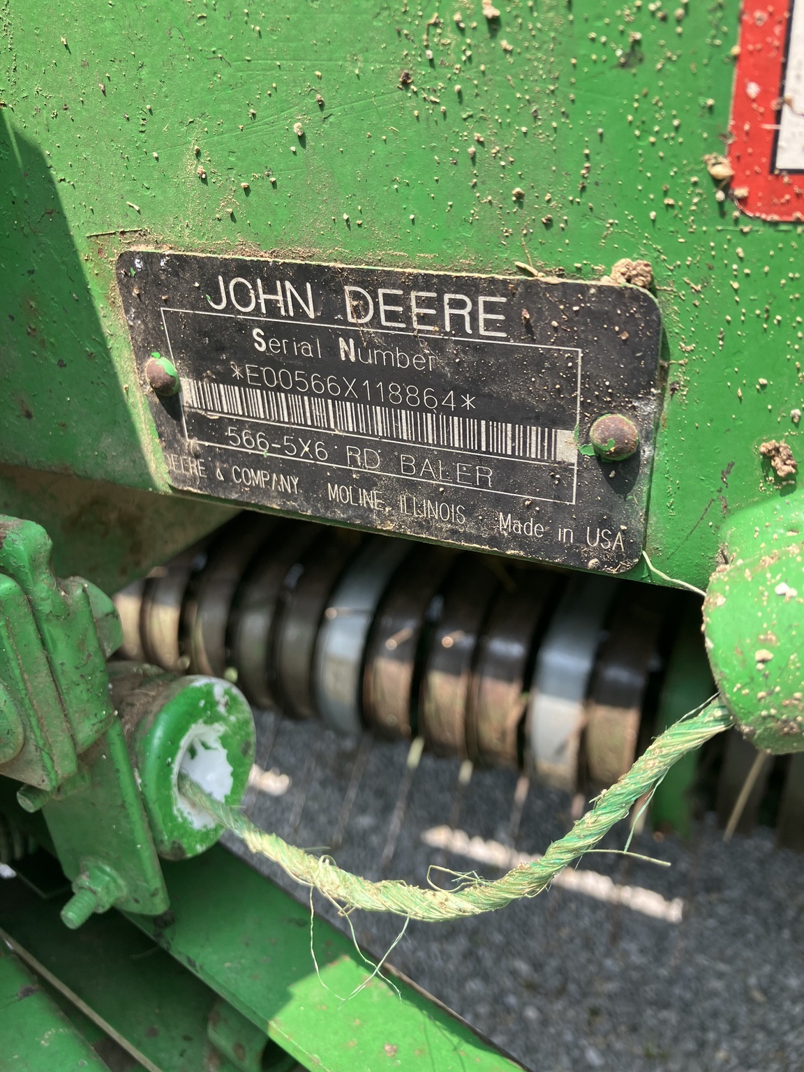 1997 John Deere 566 Round Baler