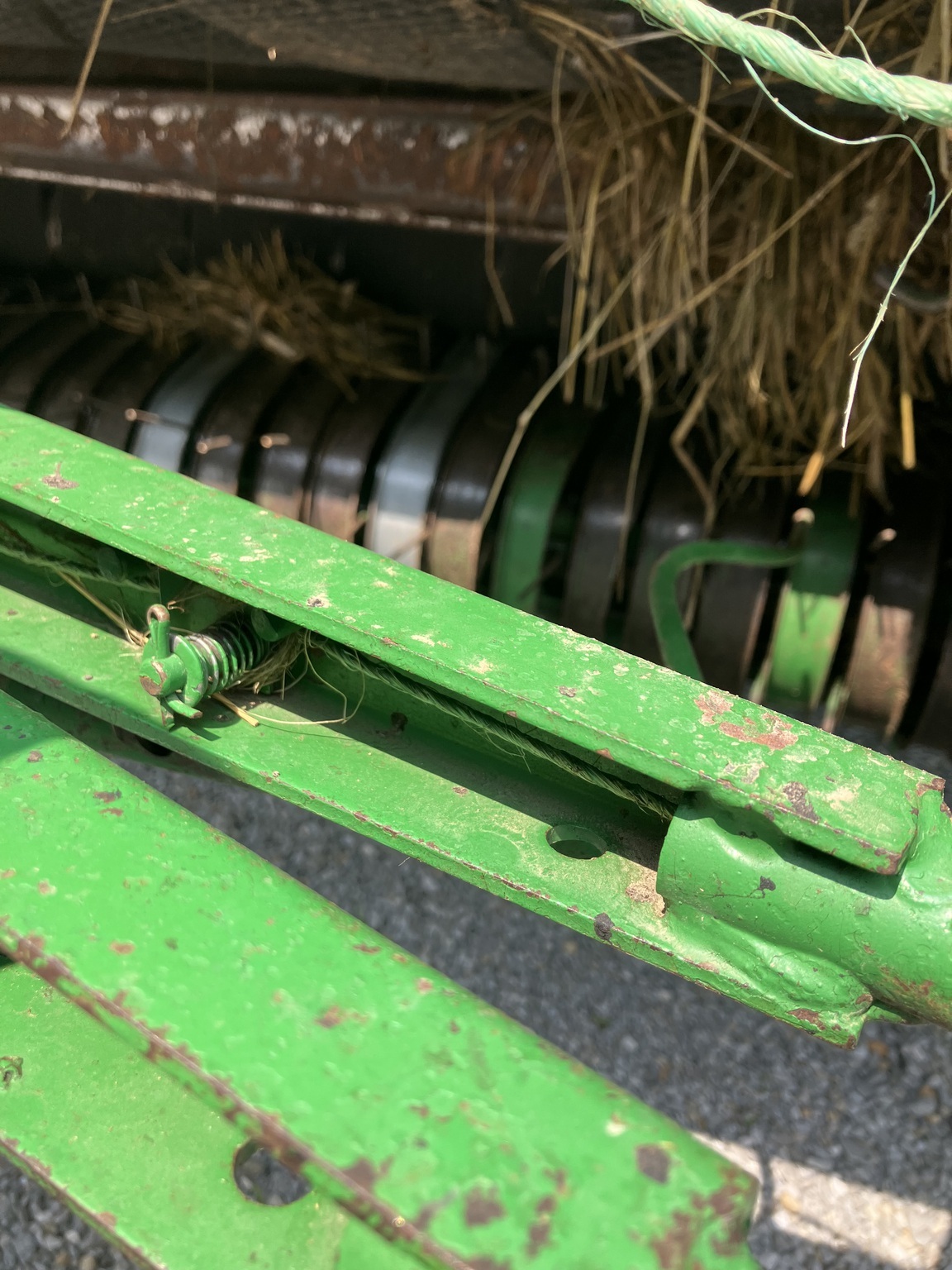 1997 John Deere 566 Round Baler