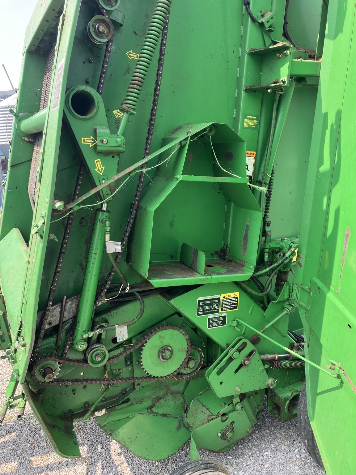 1997 John Deere 566 Round Baler