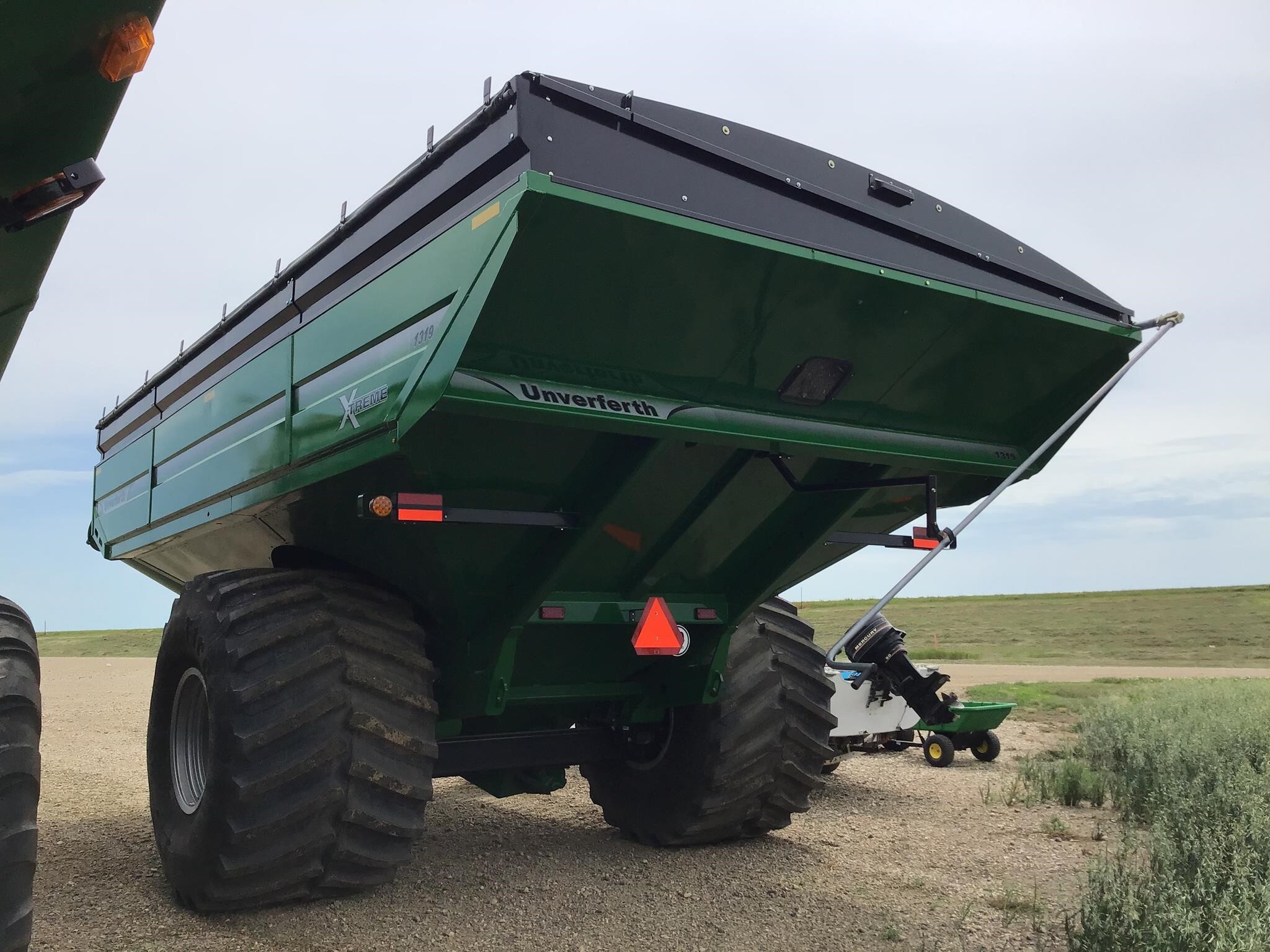 2024 Unverferth 1319 Grain Cart
