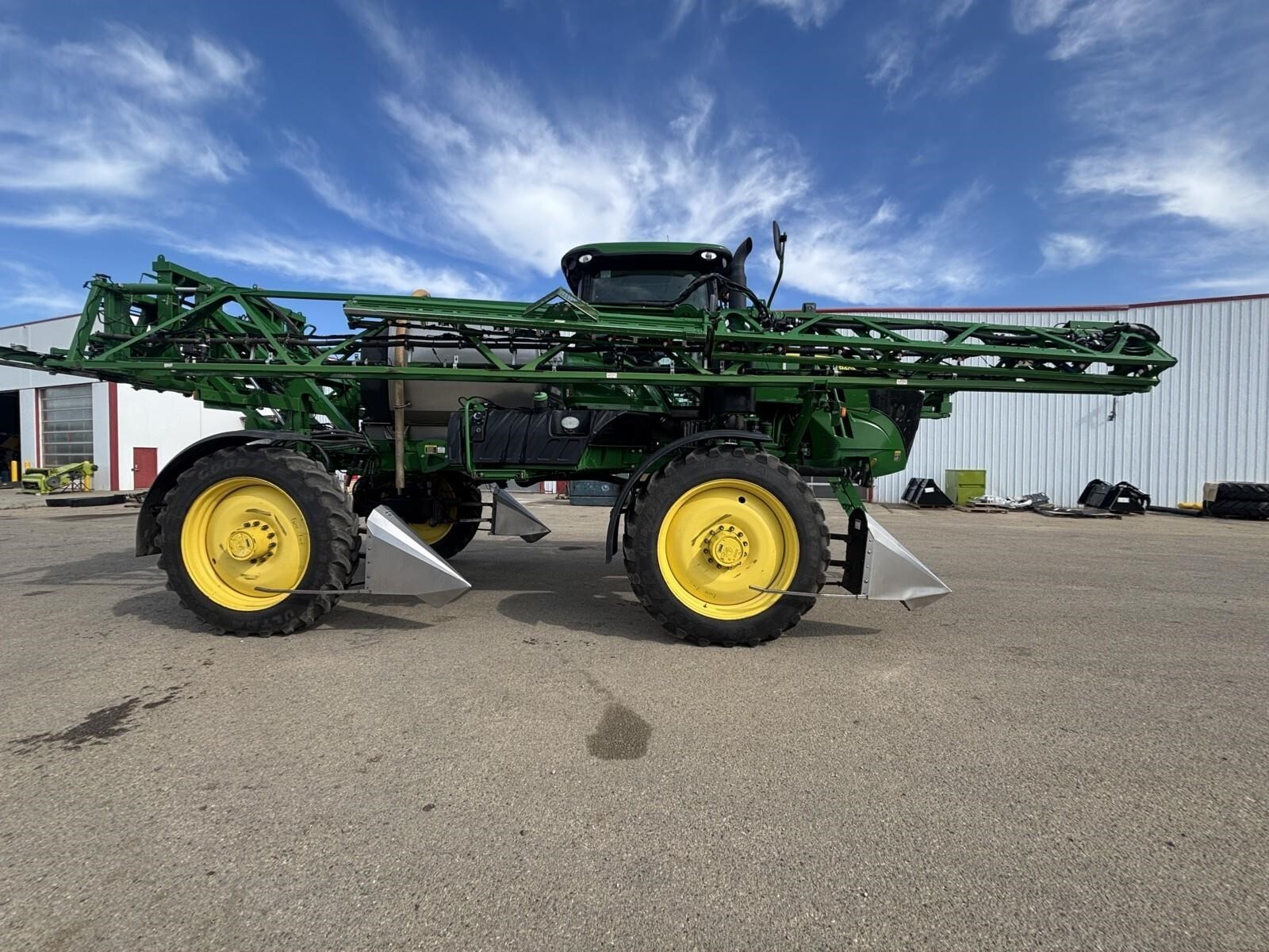 2016 John Deere R4038 Self-Propelled Sprayer