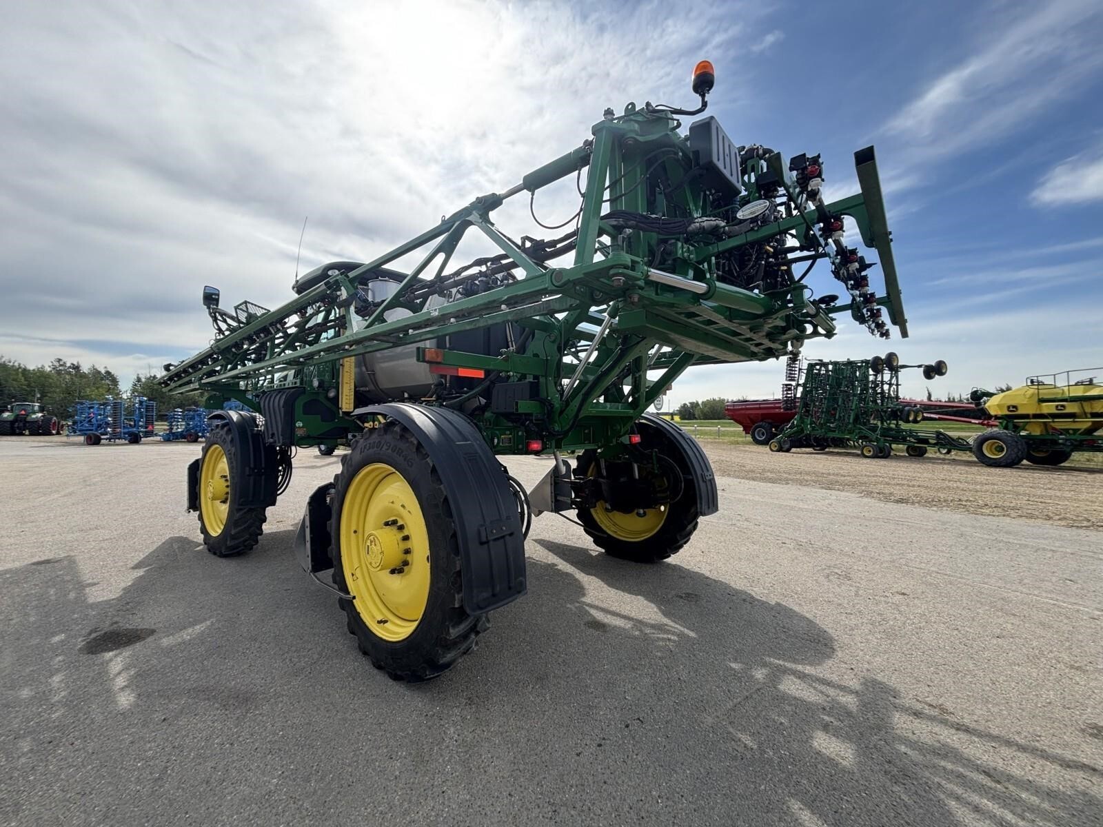 2016 John Deere R4038 Self-Propelled Sprayer