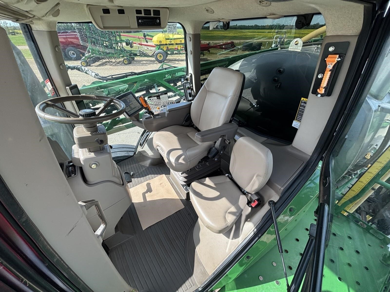 2016 John Deere R4038 Self-Propelled Sprayer