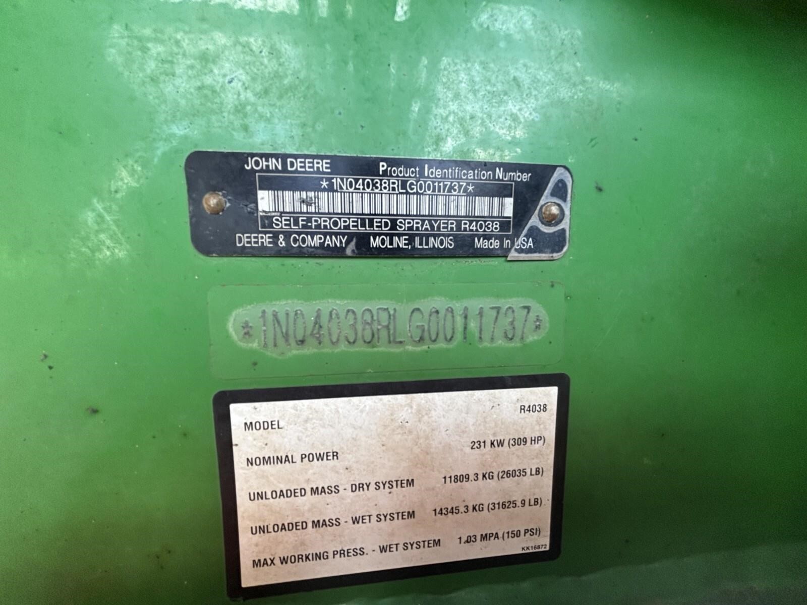 2016 John Deere R4038 Self-Propelled Sprayer