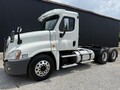 2015 Freightliner Cascadia 125 Semi Trucks/Trailer