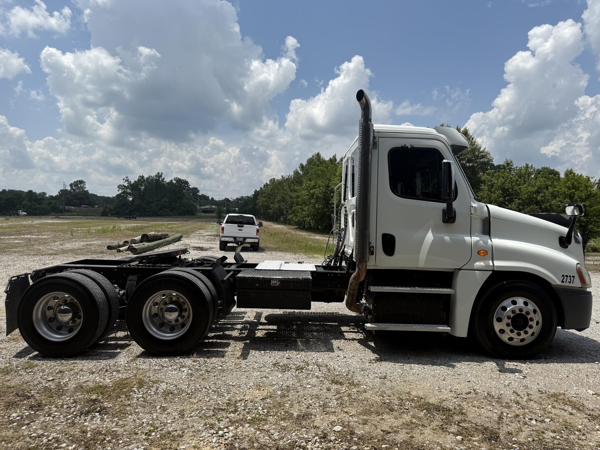 2015 Freightliner Cascadia 125 Semi Trucks/Trailer