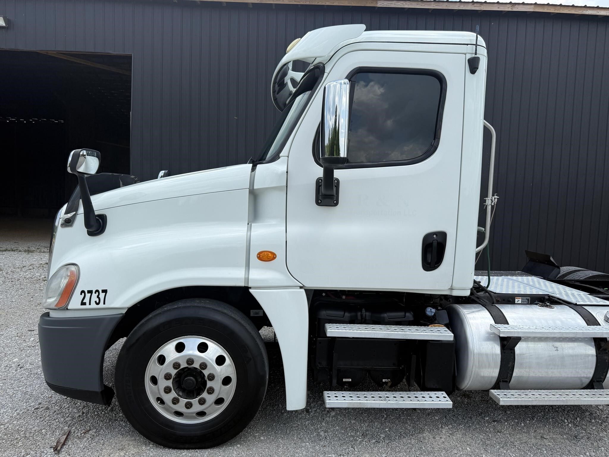 2015 Freightliner Cascadia 125 Semi Trucks/Trailer