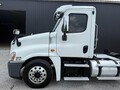 2015 Freightliner Cascadia 125 Semi Trucks/Trailer