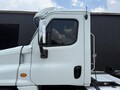 2015 Freightliner Cascadia 125 Semi Trucks/Trailer