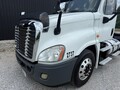 2015 Freightliner Cascadia 125 Semi Trucks/Trailer