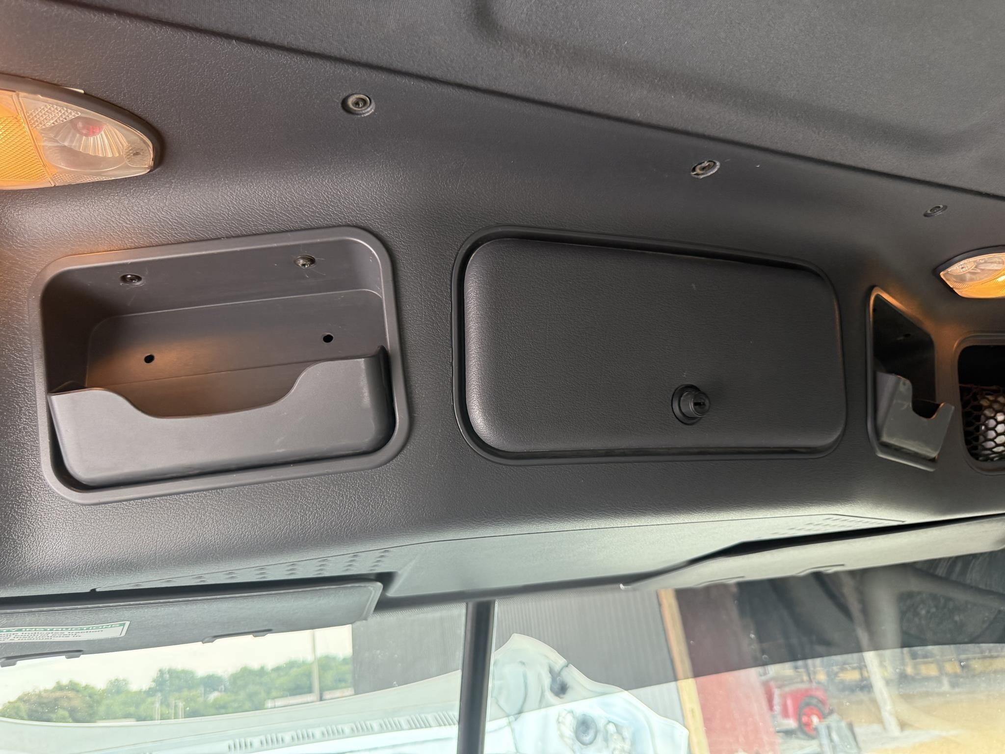 2015 Freightliner Cascadia 125 Semi Trucks/Trailer