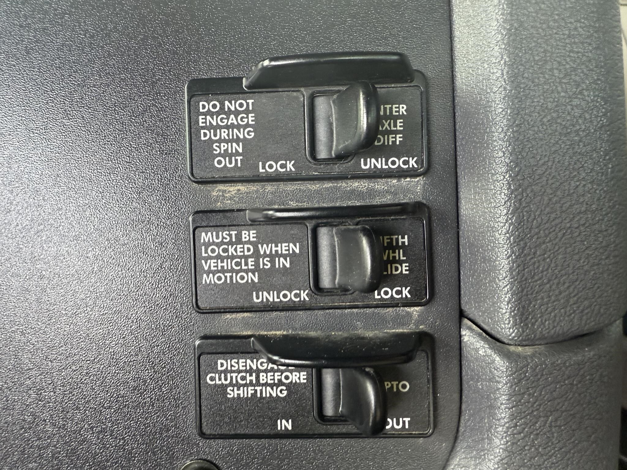 2015 Freightliner Cascadia 125 Semi Trucks/Trailer