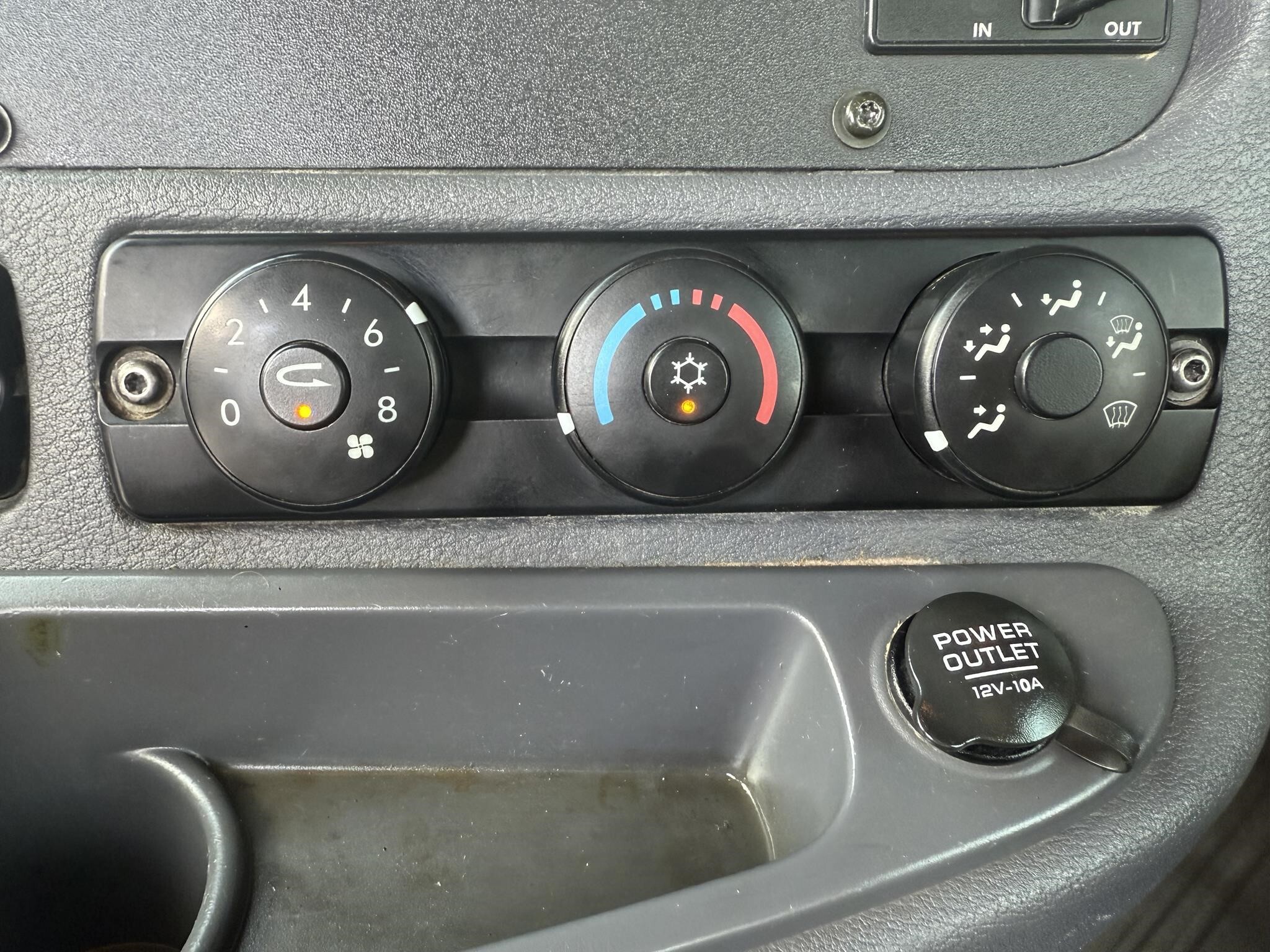 2015 Freightliner Cascadia 125 Semi Trucks/Trailer