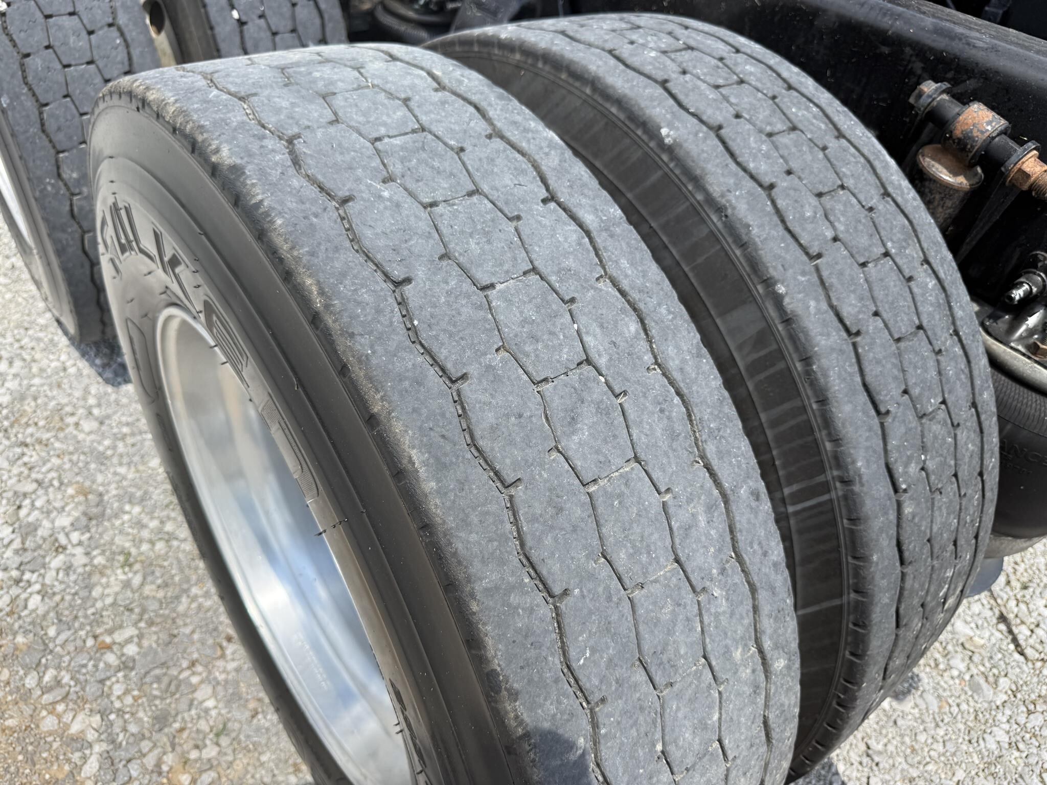 2015 Freightliner Cascadia 125 Semi Trucks/Trailer