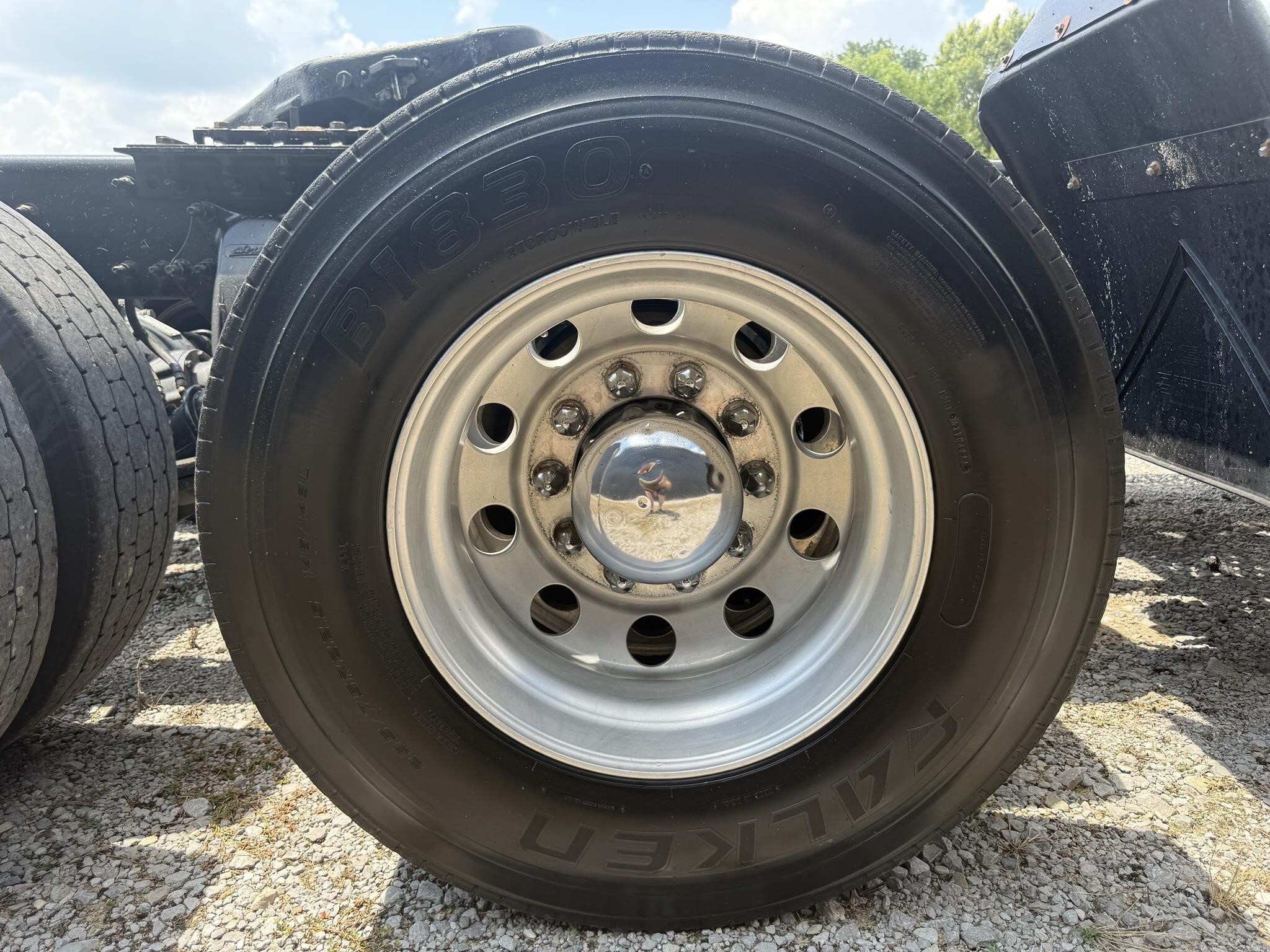 2015 Freightliner Cascadia 125 Semi Trucks/Trailer