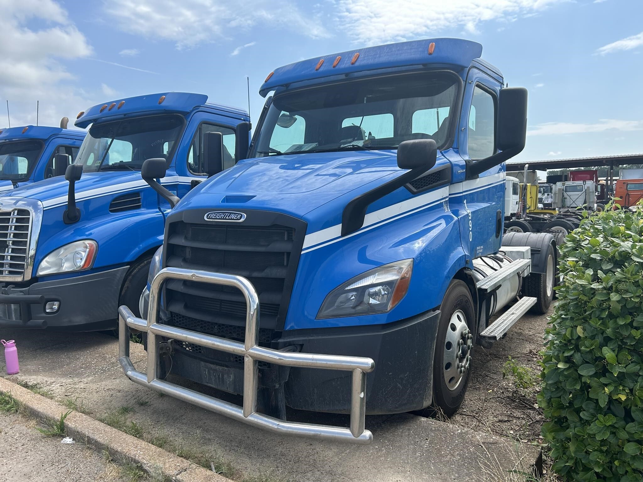 2020 Freightliner CASCADIA 116 Semi Trucks/Trailer