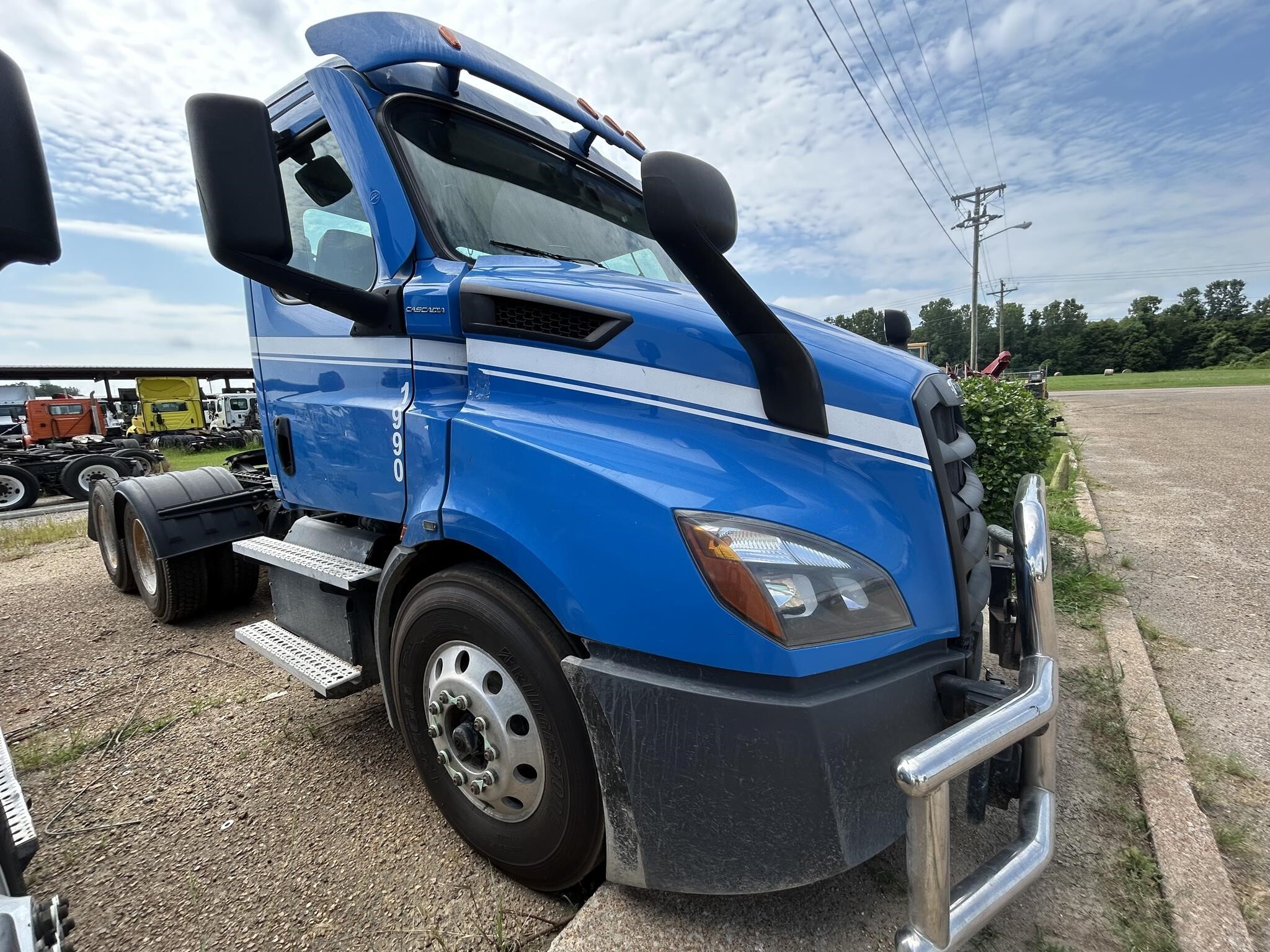2020 Freightliner CASCADIA 116 Semi Trucks/Trailer