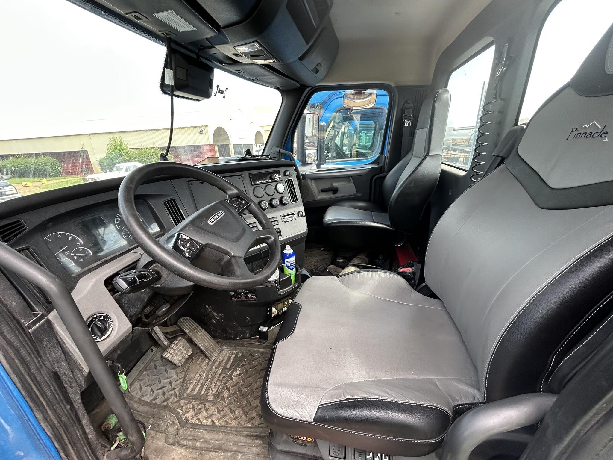 2020 Freightliner CASCADIA 116 Semi Trucks/Trailer