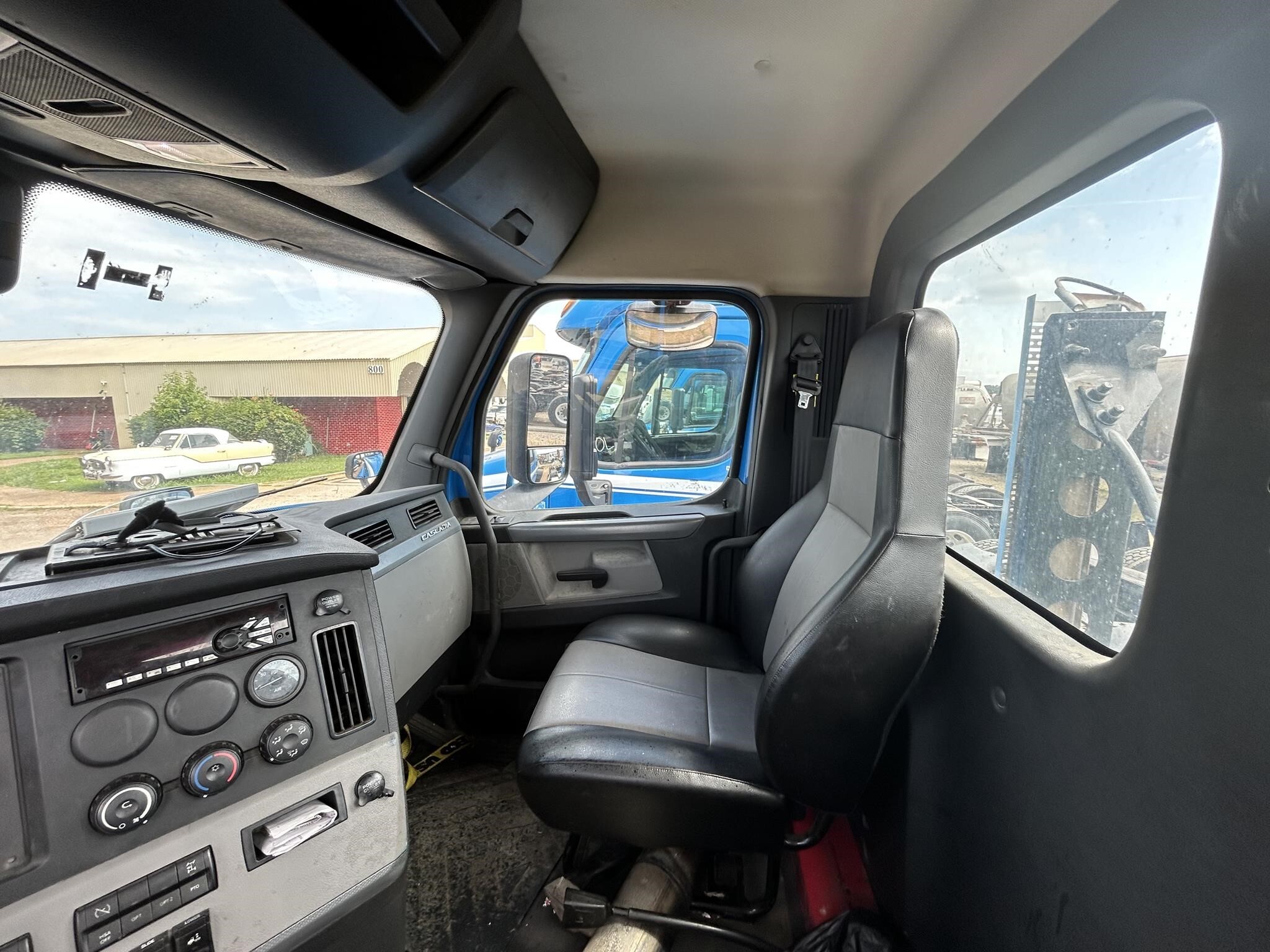 2020 Freightliner CASCADIA 116 Semi Trucks/Trailer