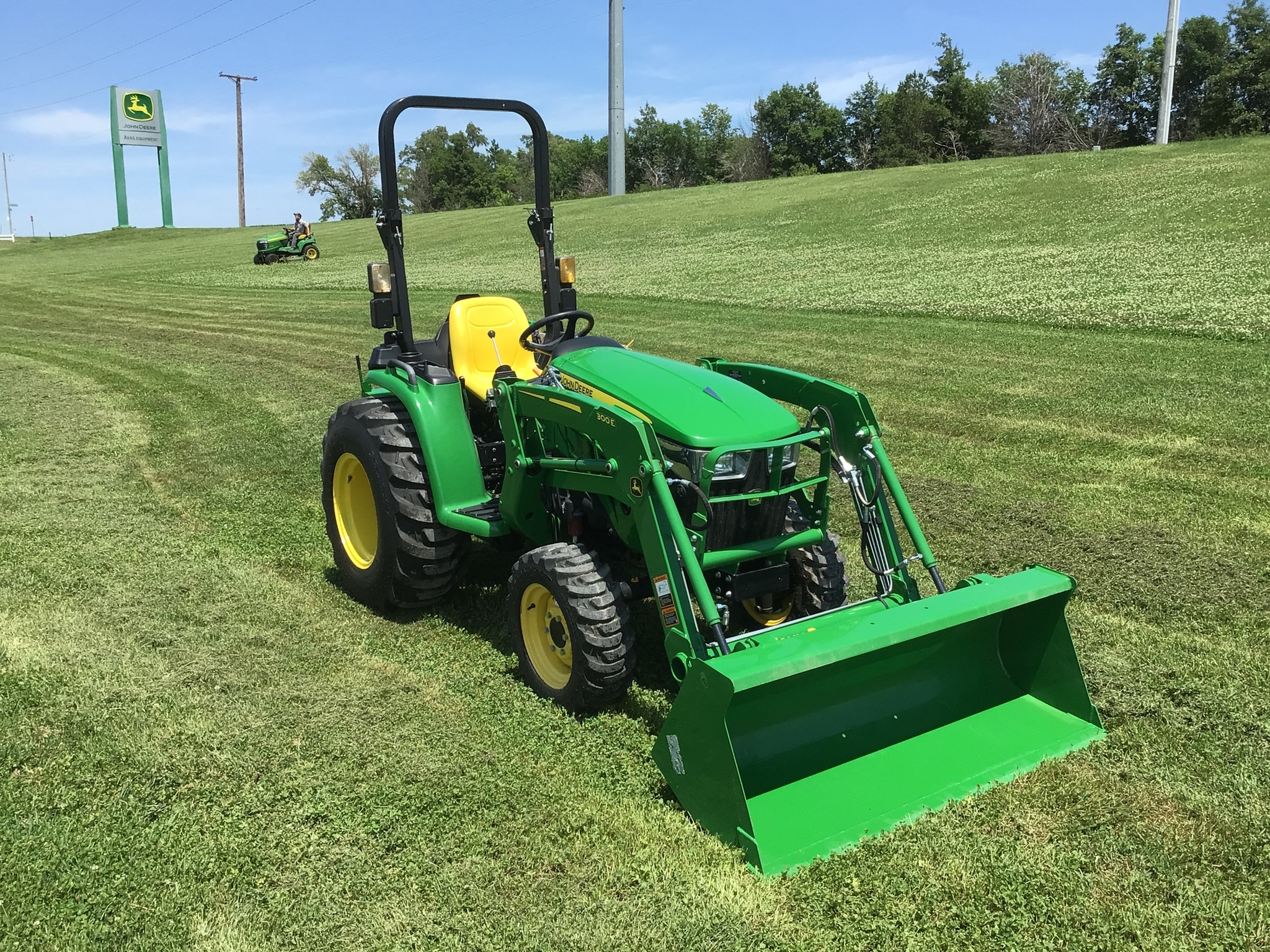 2023 John Deere 3025E Tractor