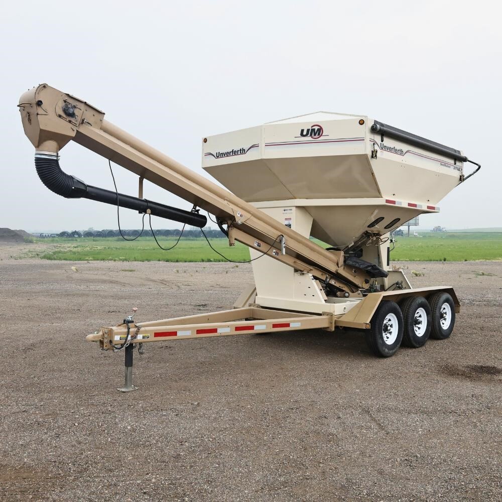 2013 Unverferth 3750 Seed Tender