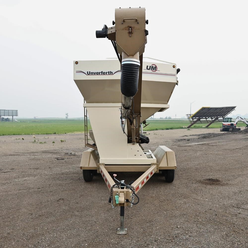 2013 Unverferth 3750 Seed Tender