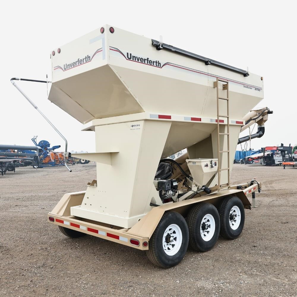 2013 Unverferth 3750 Seed Tender