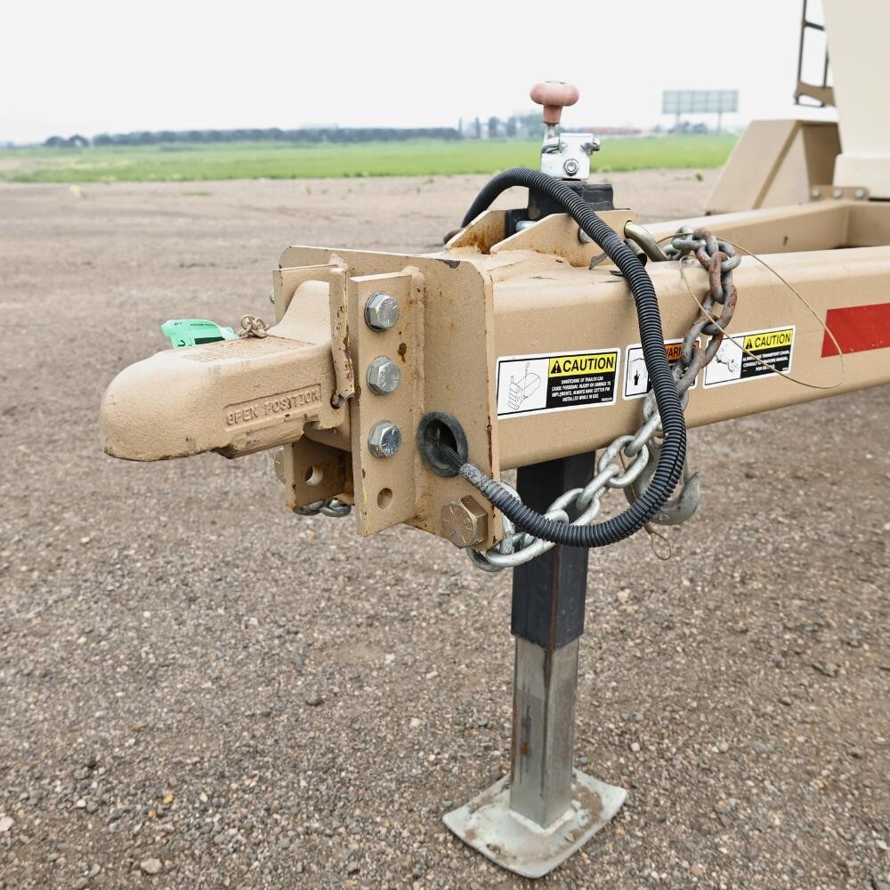 2013 Unverferth 3750 Seed Tender