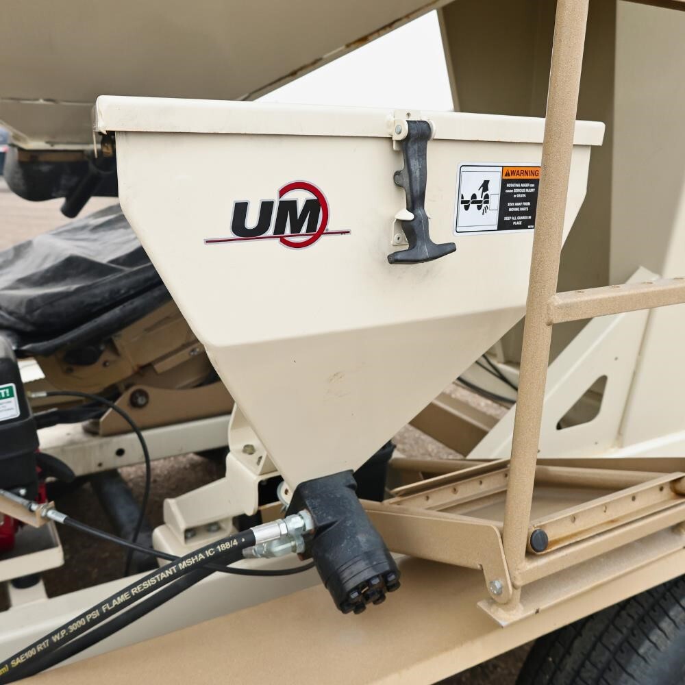 2013 Unverferth 3750 Seed Tender