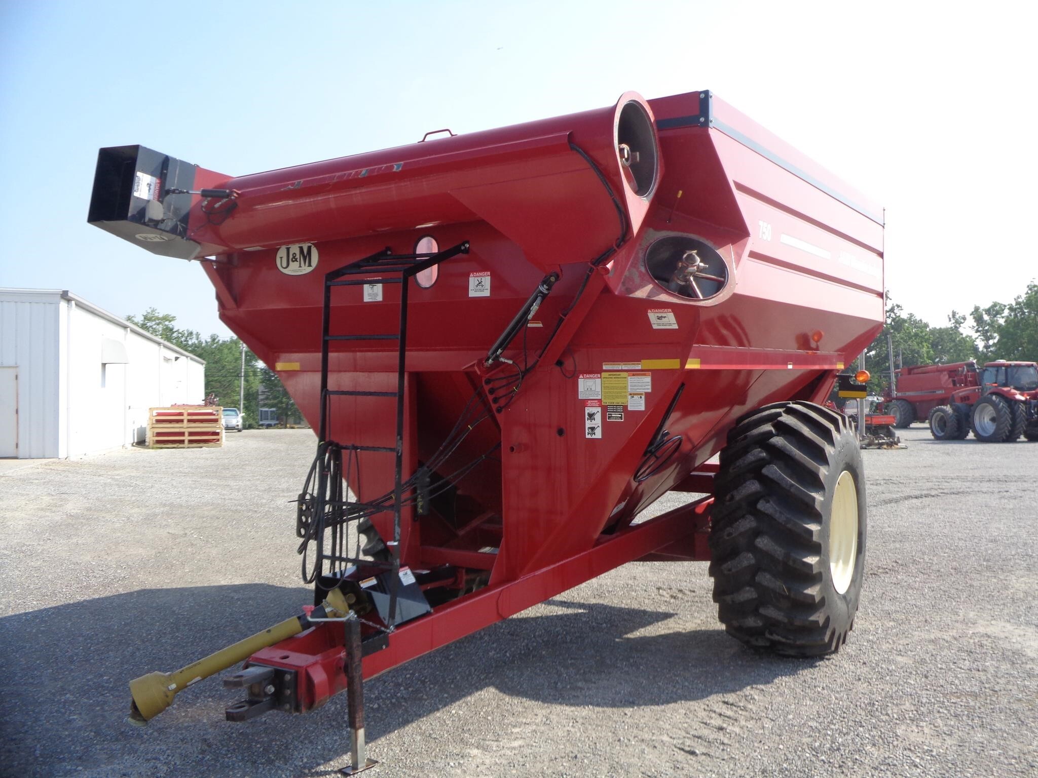  J&M 750-18 Grain Cart
