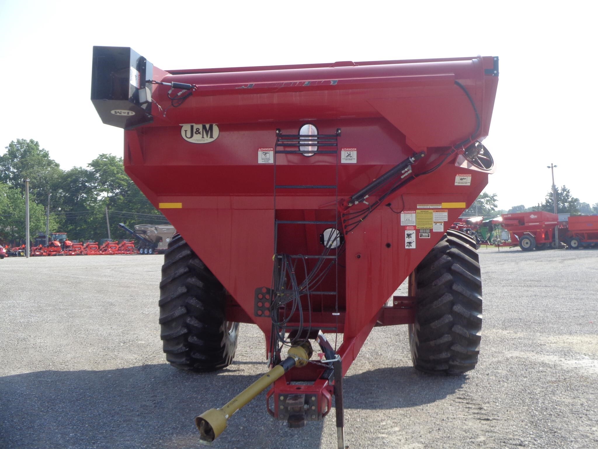  J&M 750-18 Grain Cart