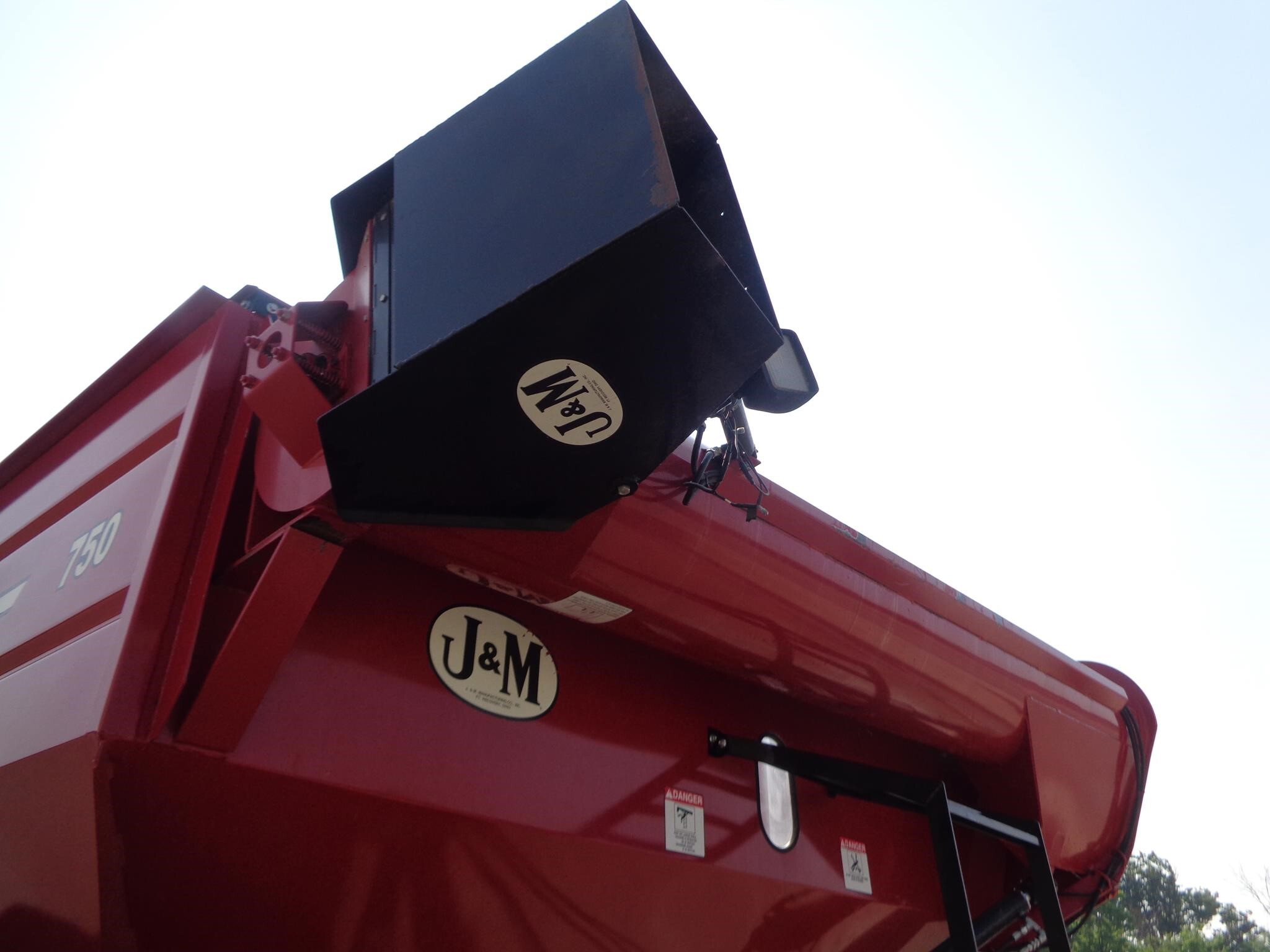  J&M 750-18 Grain Cart