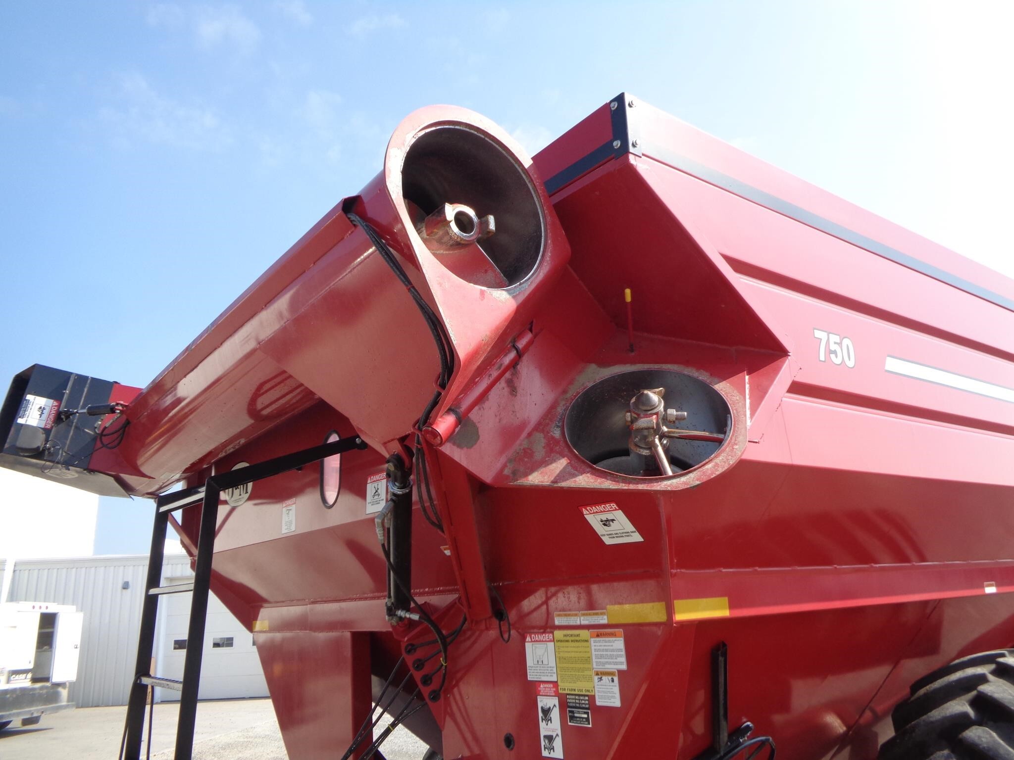  J&M 750-18 Grain Cart