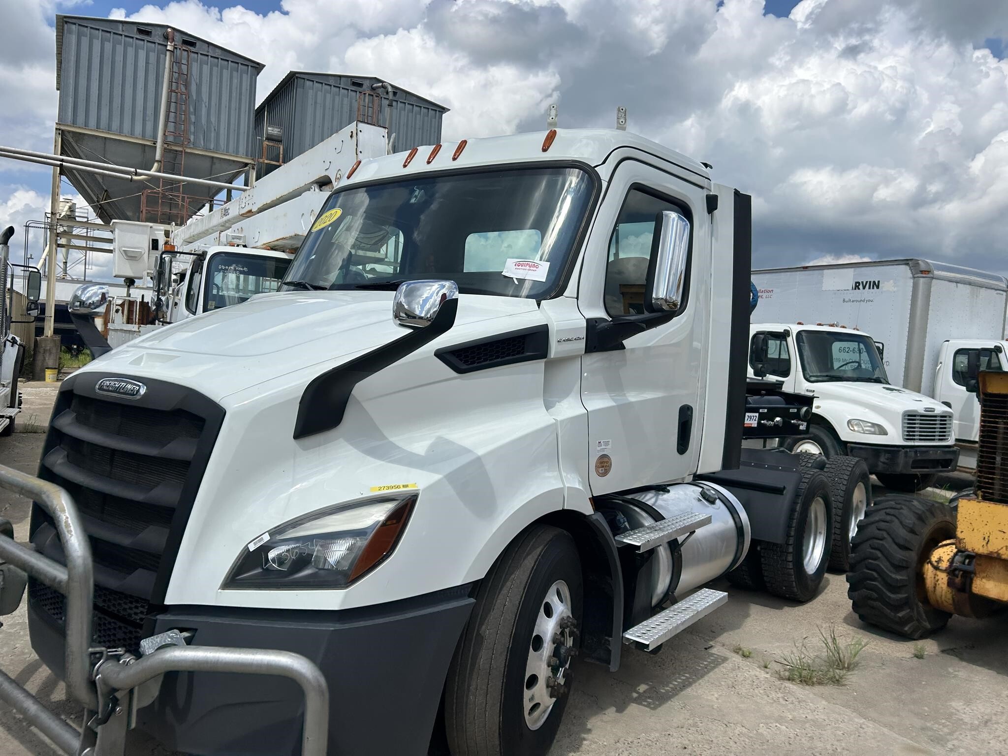 2020 Freightliner CASCADIA 116 Semi Trucks/Trailer