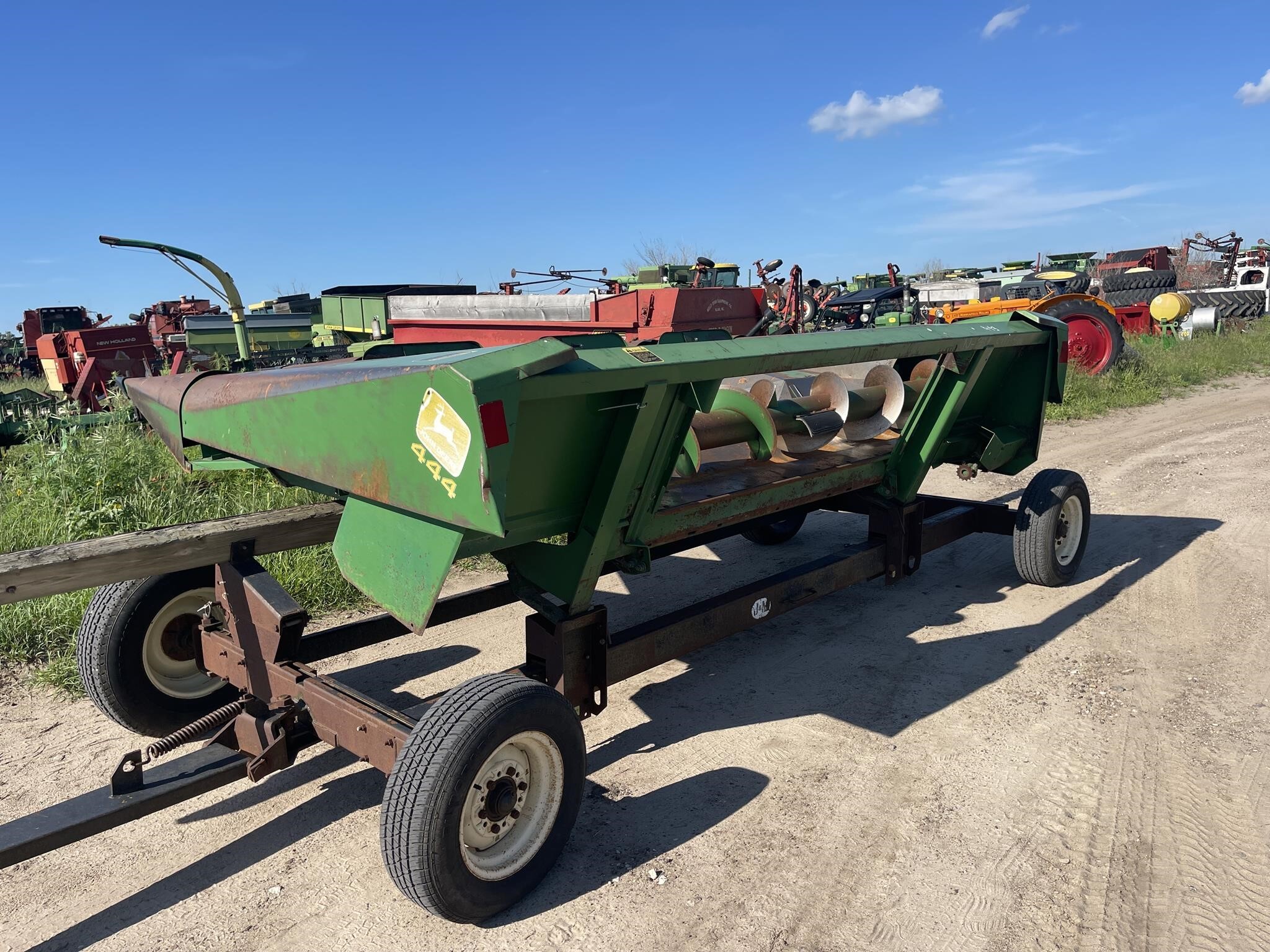  John Deere 444 Corn Head