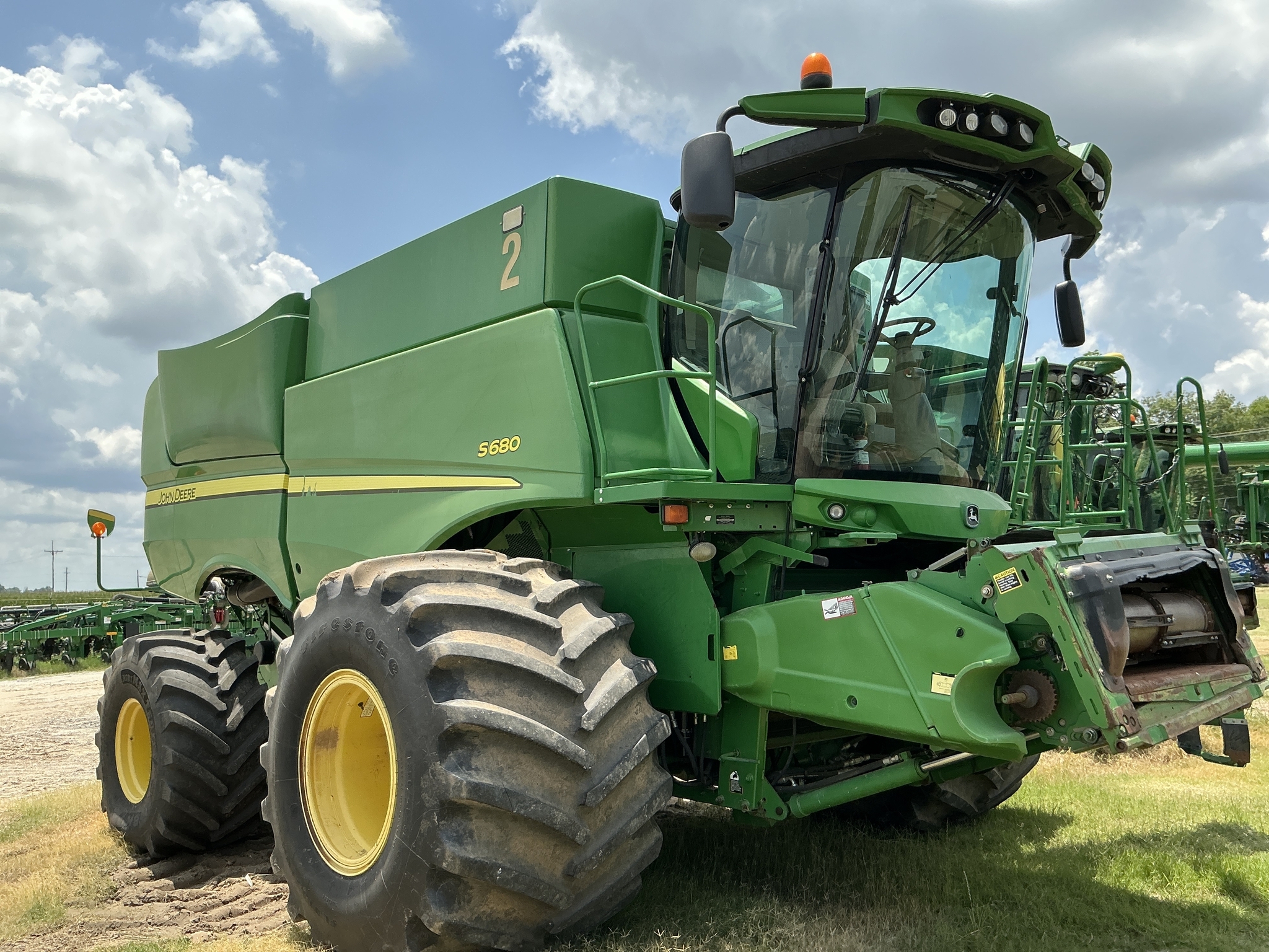 2012 John Deere S680 Combine