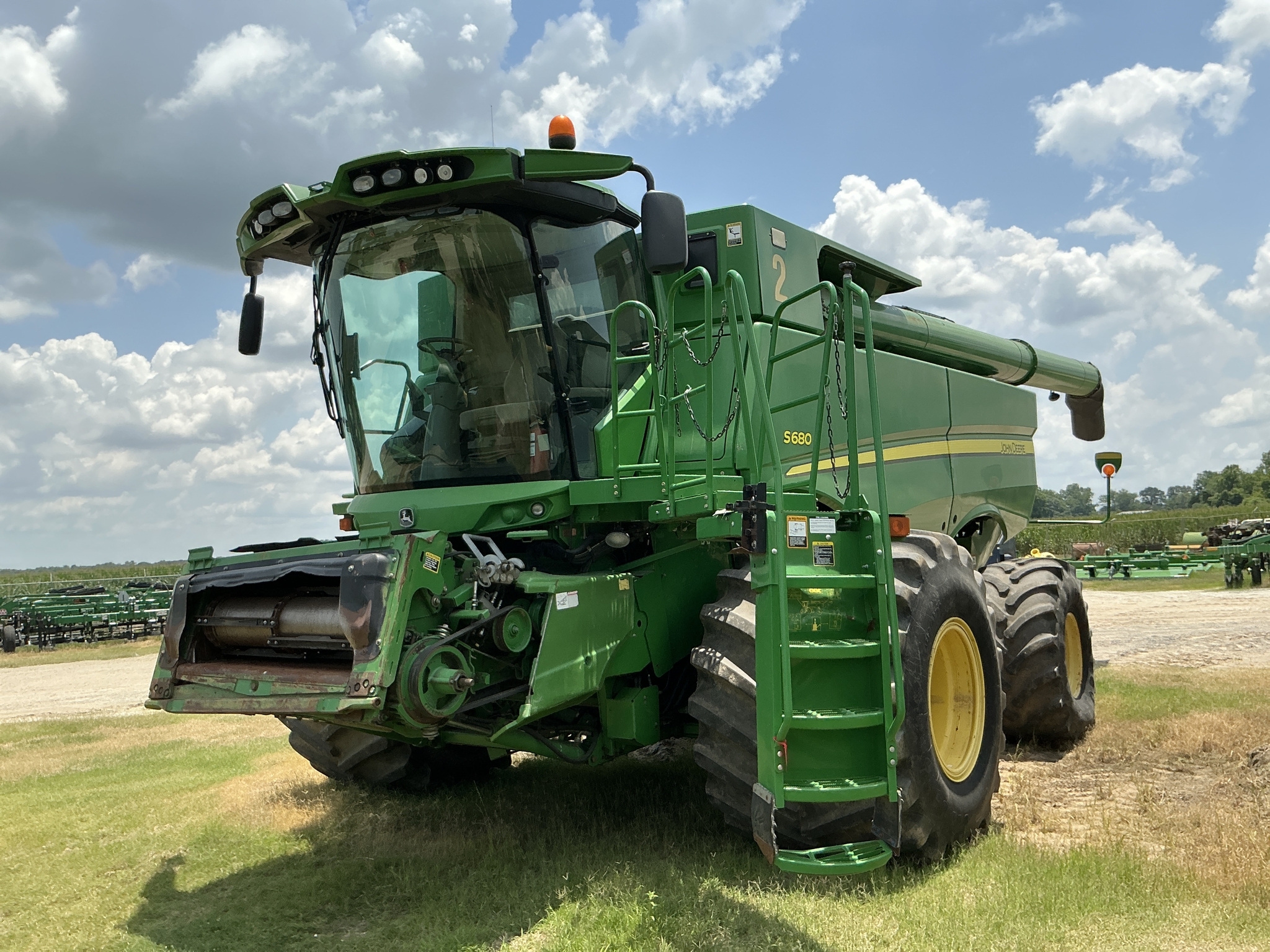 2012 John Deere S680 Combine