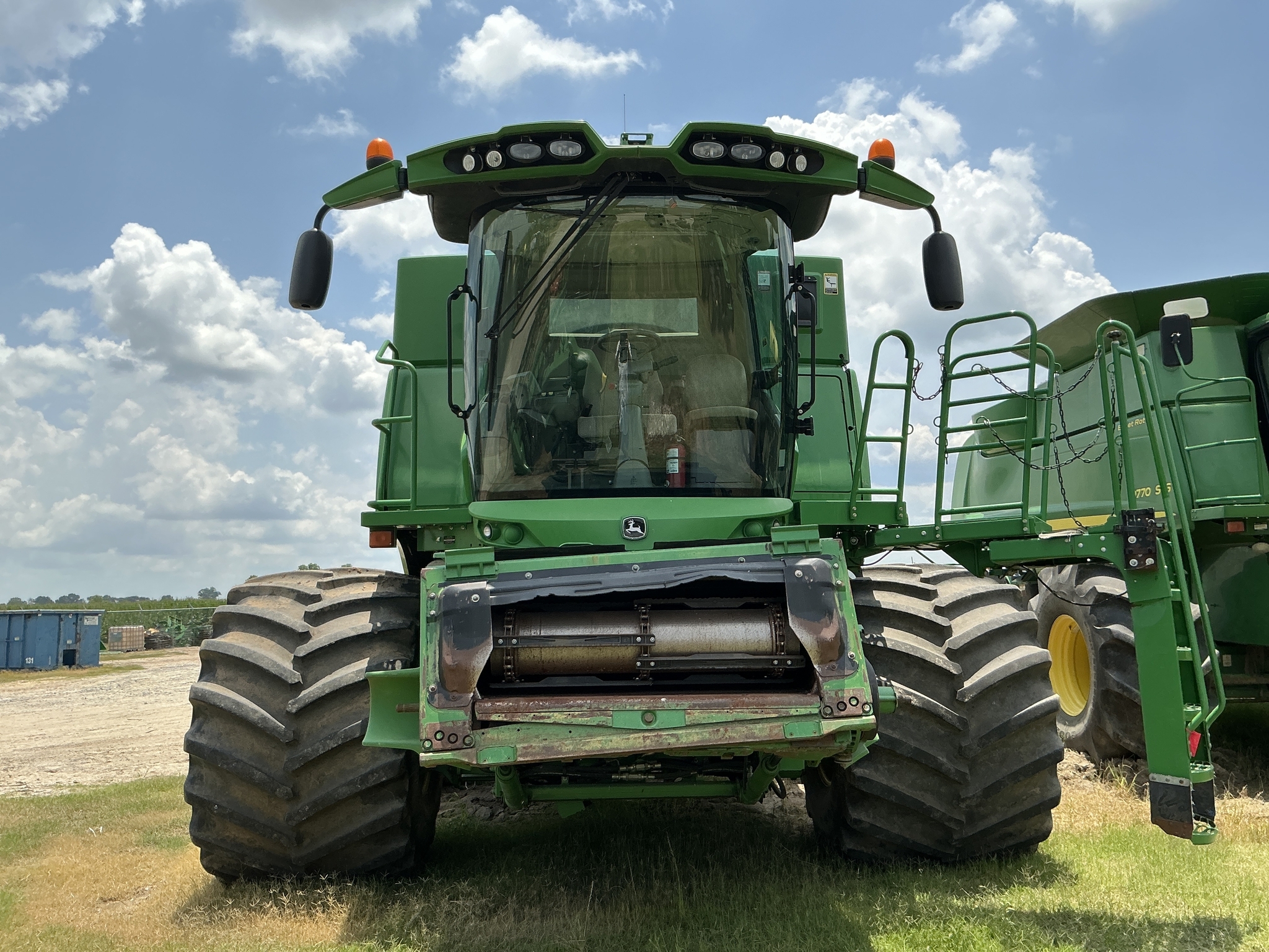 2012 John Deere S680 Combine